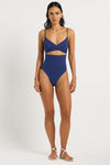 Amira One Piece