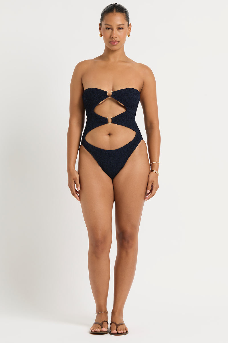 Lark One Piece
