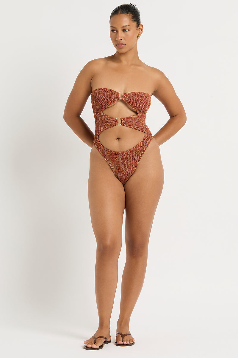 Lark One Piece
