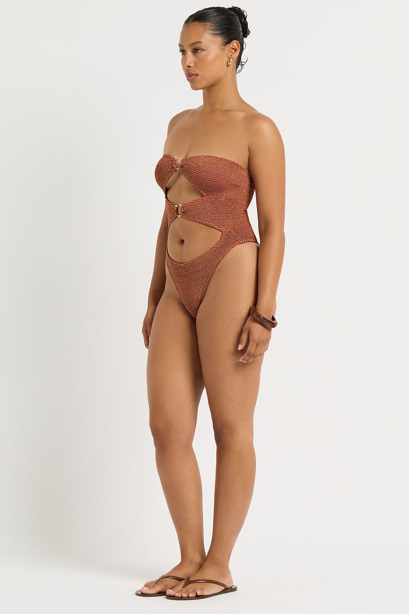 Lark One Piece